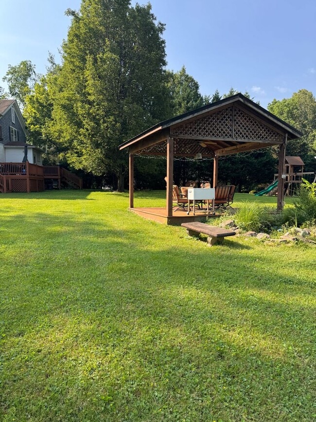 Building Photo - 4 Bedroom || 3 Bathroom Home on 2 Acres