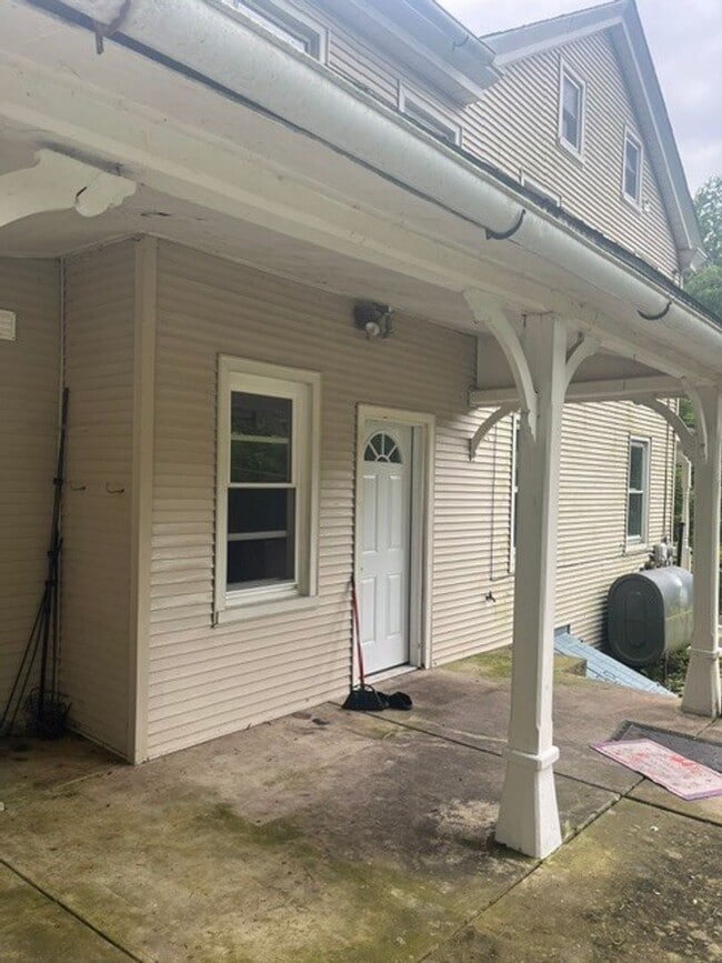 Building Photo - 702 Wyomissing Rd