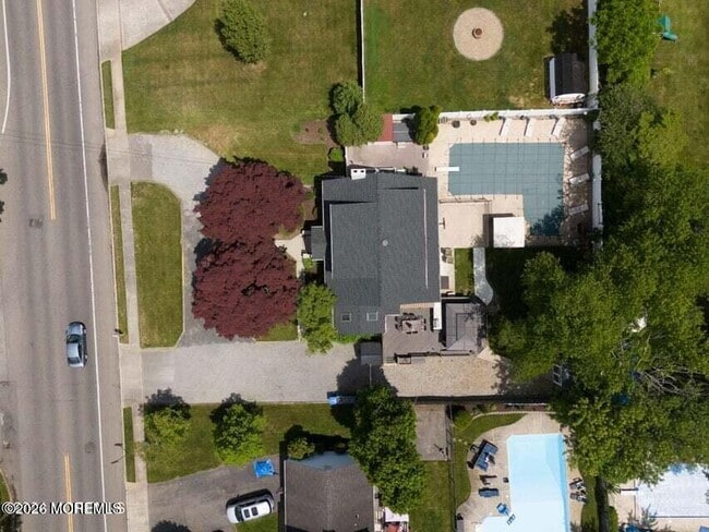 Building Photo - 1597 N Bay Ave