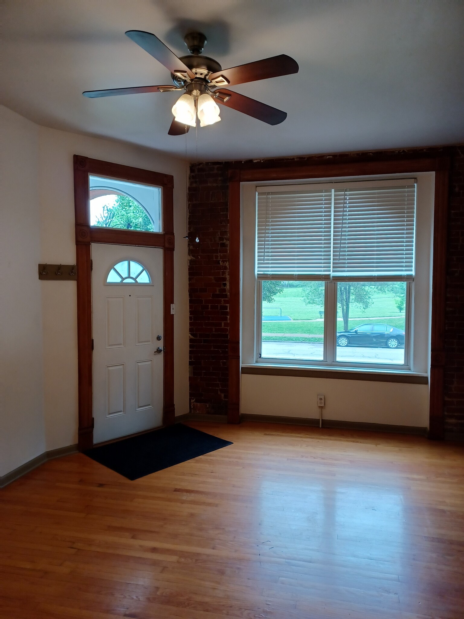 Building Photo - 4380 Chouteau Ave