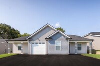 Building Photo - 930 Sparrow Ln
