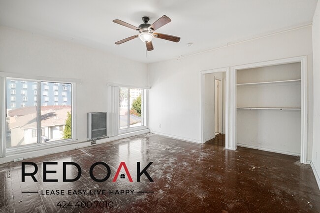 Primary Photo - 835 S Oxford Ave