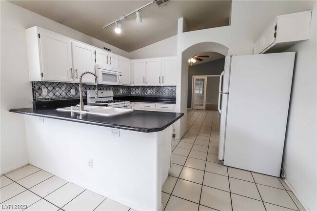 Building Photo - 2889 Dome Peak Ct
