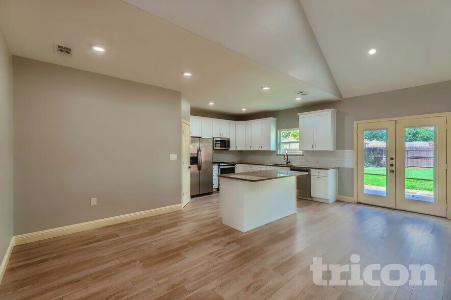 Building Photo - 5617 Kerry Ln