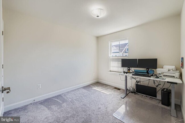 Building Photo - 7588 Warburg Way