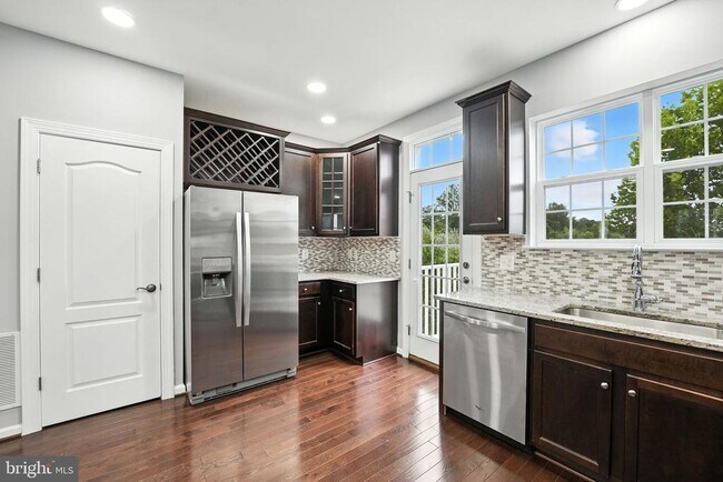 Building Photo - 7416 Riding Meadow Way