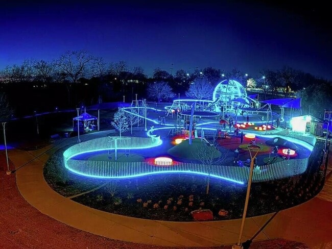 Building Photo - 2620 Valley View Ln