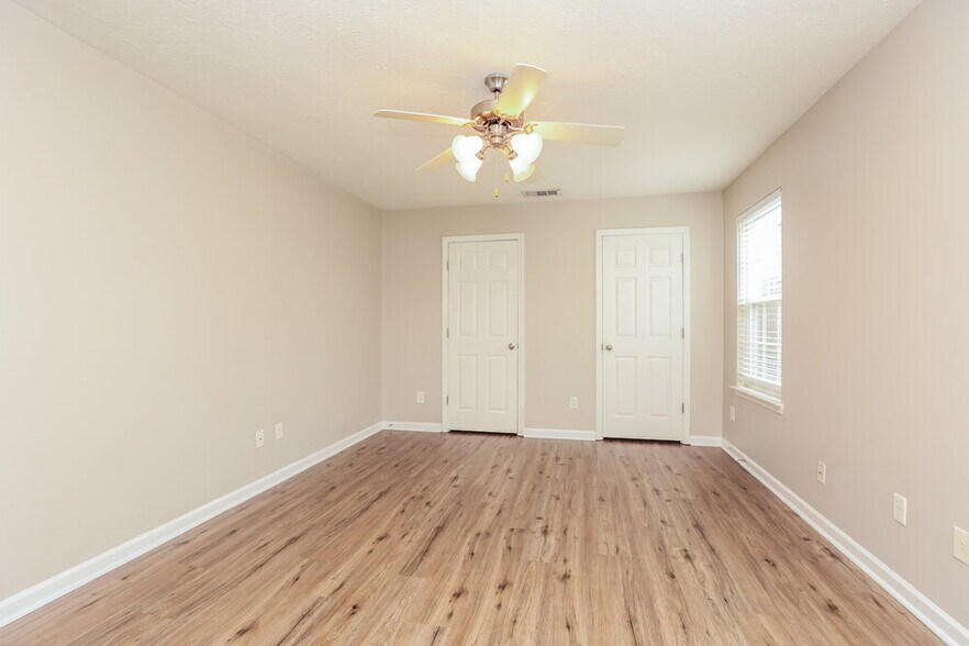 Building Photo - 174 Howard Woody Dr