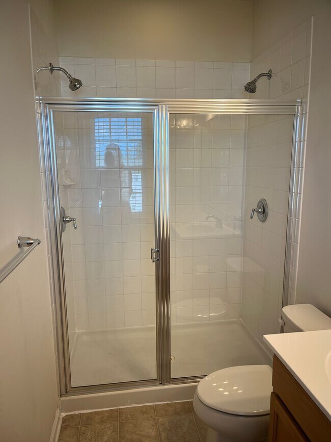 Building Photo - 1253 Elderslie Ln