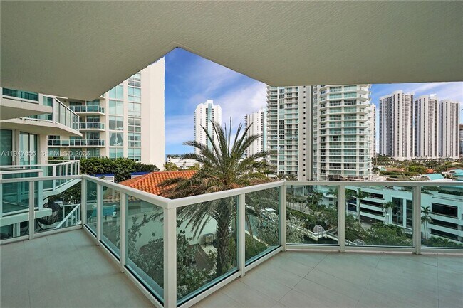 Building Photo - 250 Sunny Isles Blvd