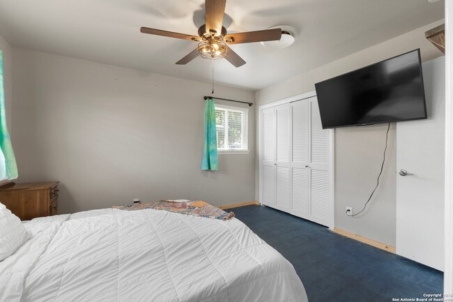 Building Photo - 1228 Rivercrest Dr