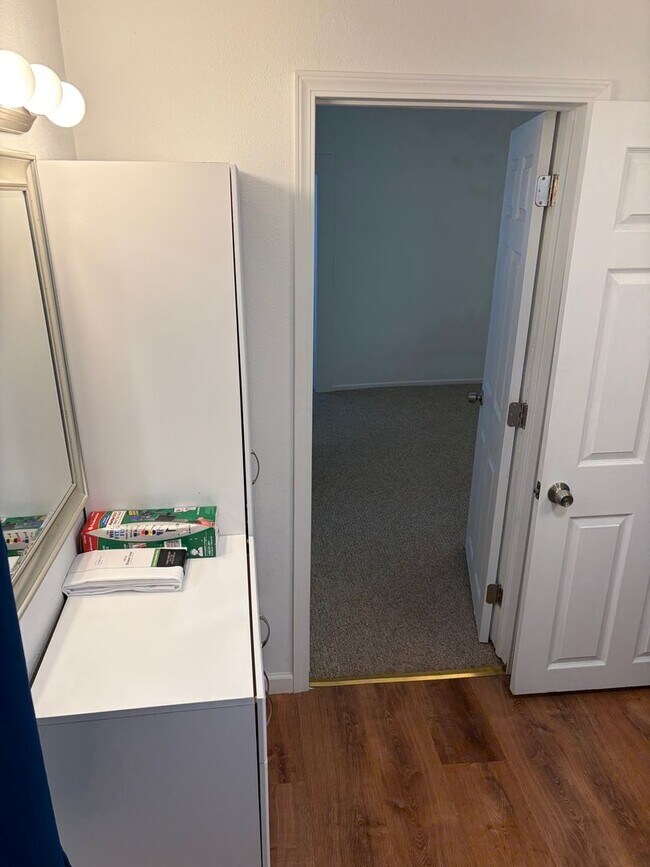 Building Photo - Newly Remodeled Two Bedroom with Sun Room!