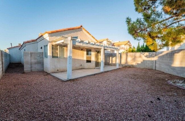 Building Photo - 6617 Lund Dr