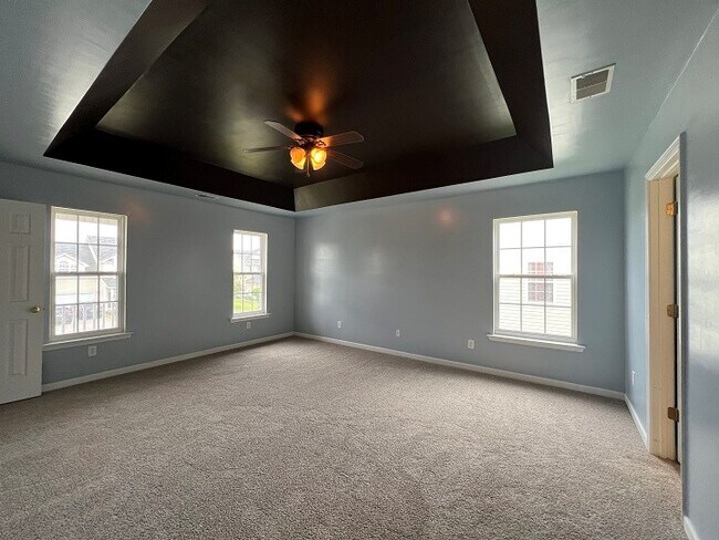 Building Photo - 570 Batty Way