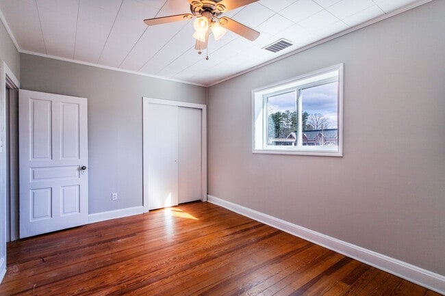 Building Photo - Downtown Apartment