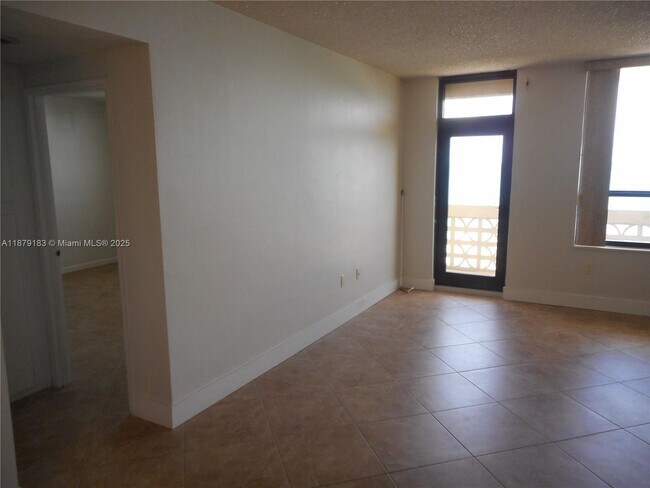Building Photo - 10185 Collins Ave