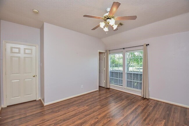 Building Photo - 2811 County Rd 64