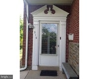 Building Photo - 214 Grayling Ave