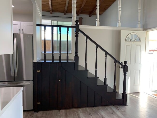 Building Photo - 288 Cahuenga Dr