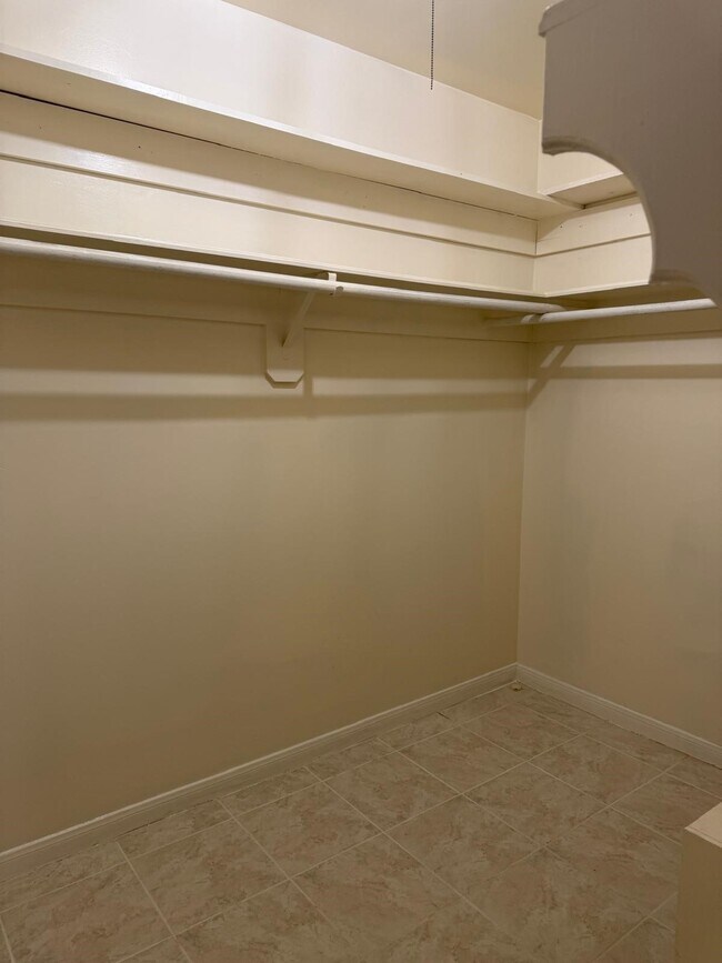 Building Photo - 9826 Sagewell Dr