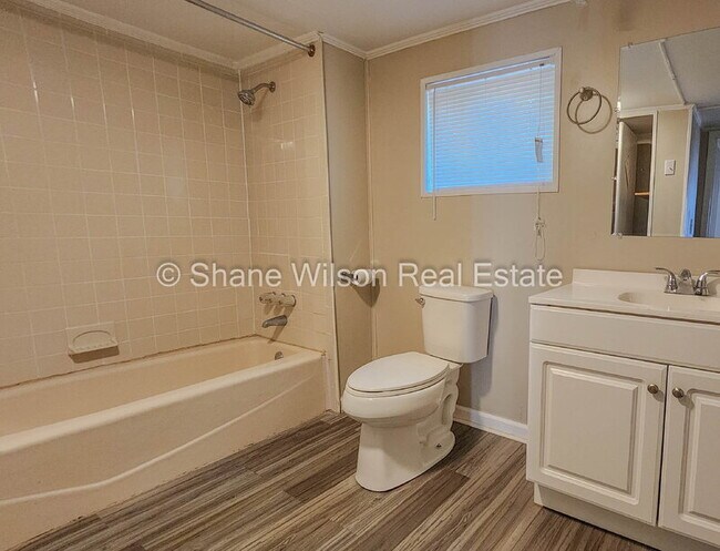 Building Photo - 1114 Rockway Dr