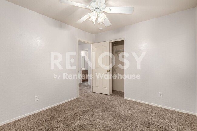 Building Photo - Ideal 3 Br 2 Ba 2 Cg Home Near Loop 303 & Greenway in Surprise!