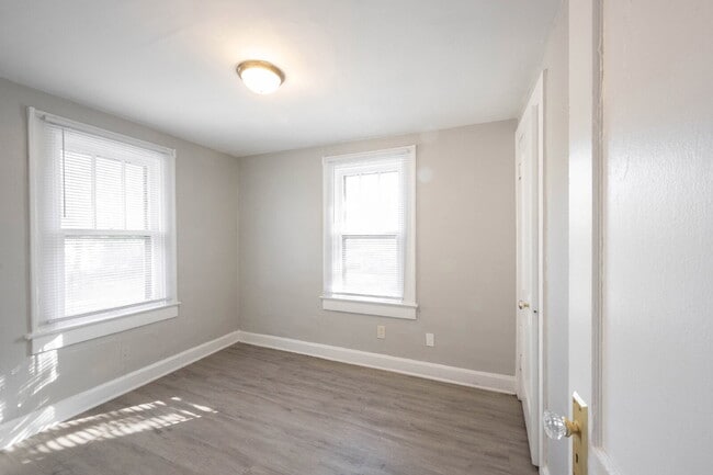 Building Photo - "Charming 2-Bedroom Duplex Retreat on N Drexel Ave – Spacious 1440 Sq Ft Living in Indianapolis!"