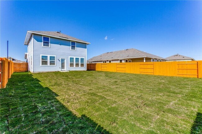 Building Photo - 131 Trailside Ln