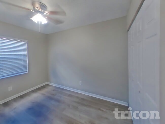 Building Photo - 320 Laxton Ln