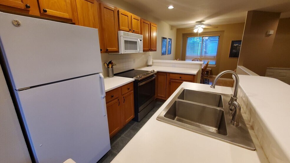 Building Photo - 30 Spyglass Ln