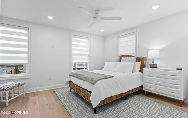 Building Photo - 7 Center St