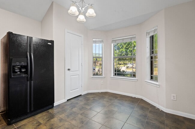 Building Photo - 3031 Lockeridge Village Dr