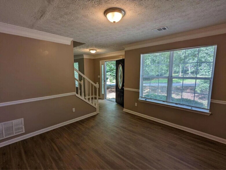 Building Photo - 2570 Rainover Ct
