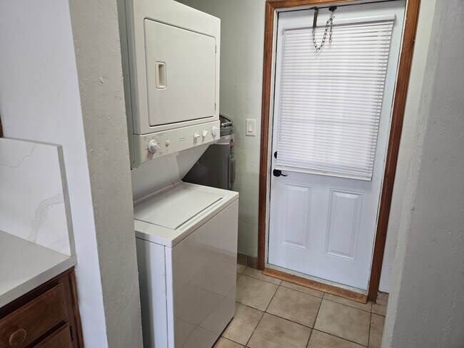 Building Photo - 29920 SW 154th Ave