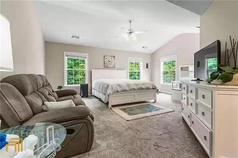 Building Photo - Room in House on Weller Tr NE