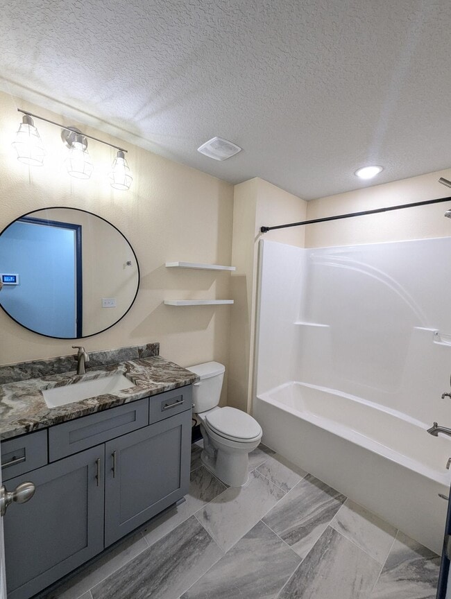 Building Photo - 2266 Paloma St