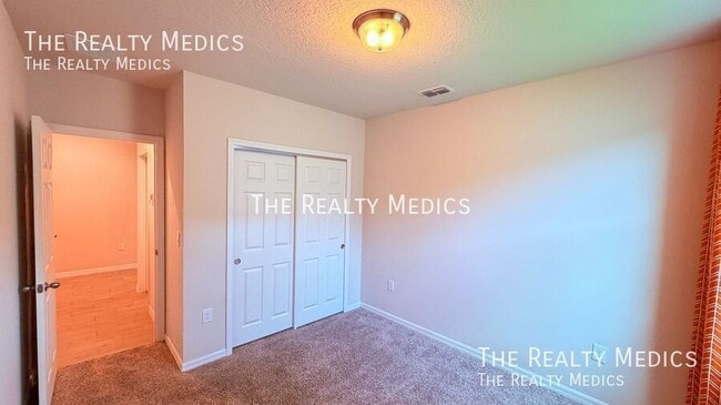 Building Photo - 702 Alta Vista Ct