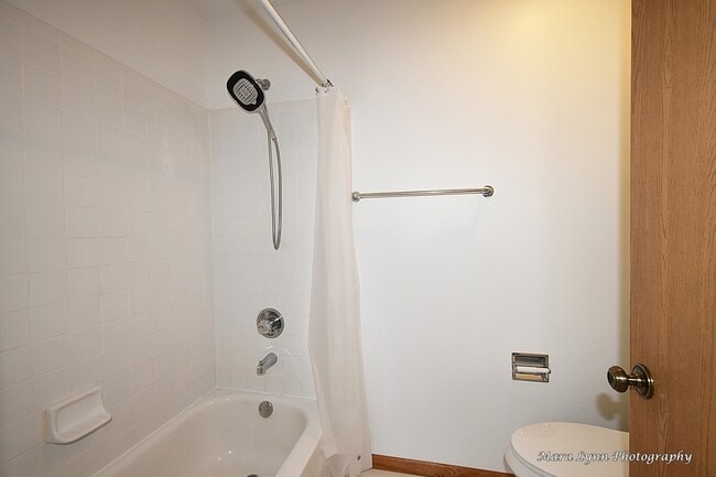 Building Photo - 2824 Wheatland Ct