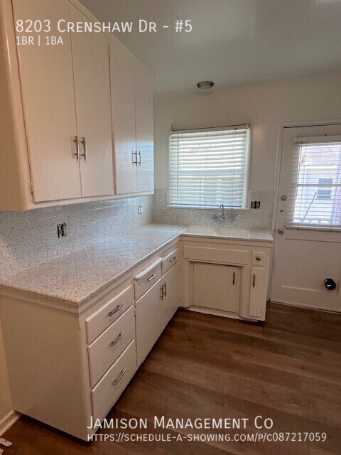 Building Photo - 8203 Crenshaw Dr