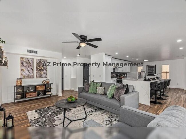 Building Photo - 4233 E Raven Rd