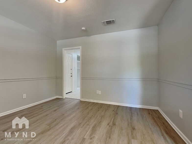 Building Photo - 605 Thompson Dr