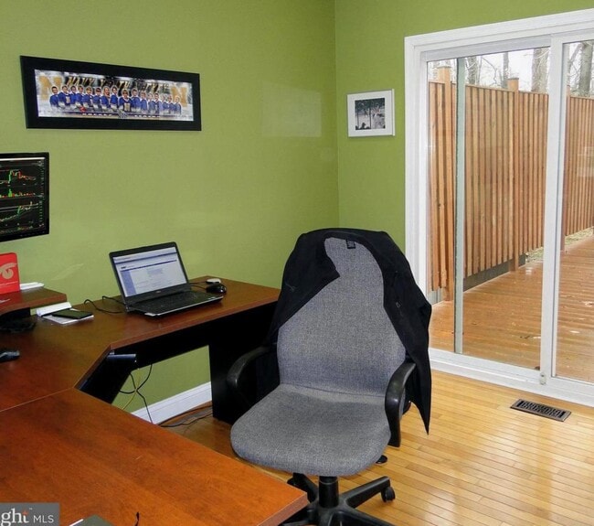 Building Photo - 2009 Willow Glen Ct