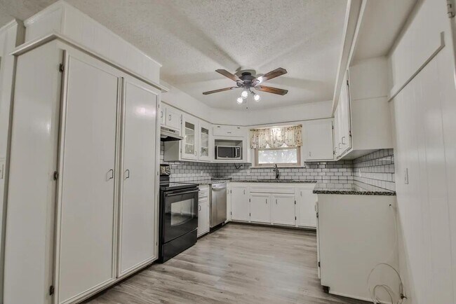 Building Photo - 3508 47th St