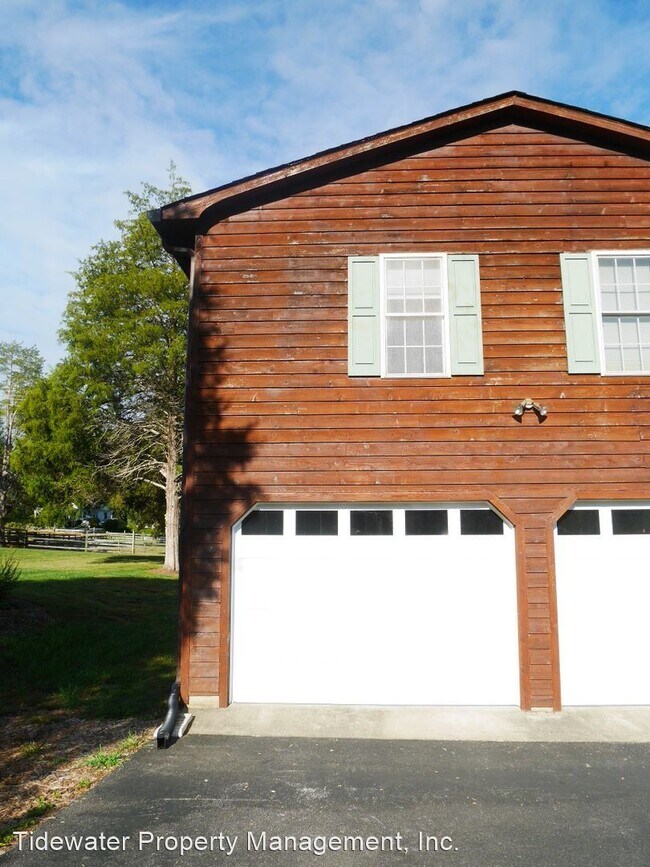 Building Photo - 2 br, 1 bath House - 2743 Rutland Rd Apt 1