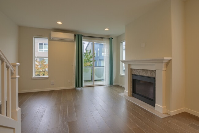 Building Photo - 14661 36th Ct NE