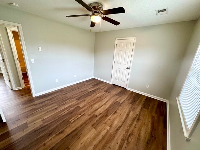 Building Photo - 185 Stonehouse Rd