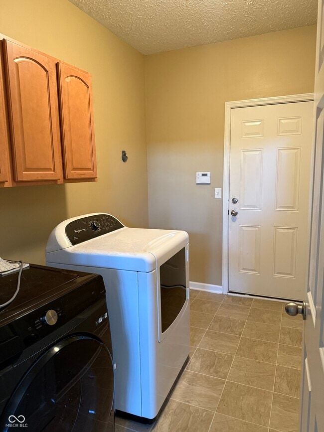 Building Photo - 1055 Woodfield Ct