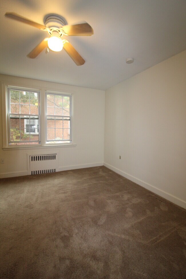 15 Chapman St 15 Chapman St East Hartford CT 06108 Apartment Finder