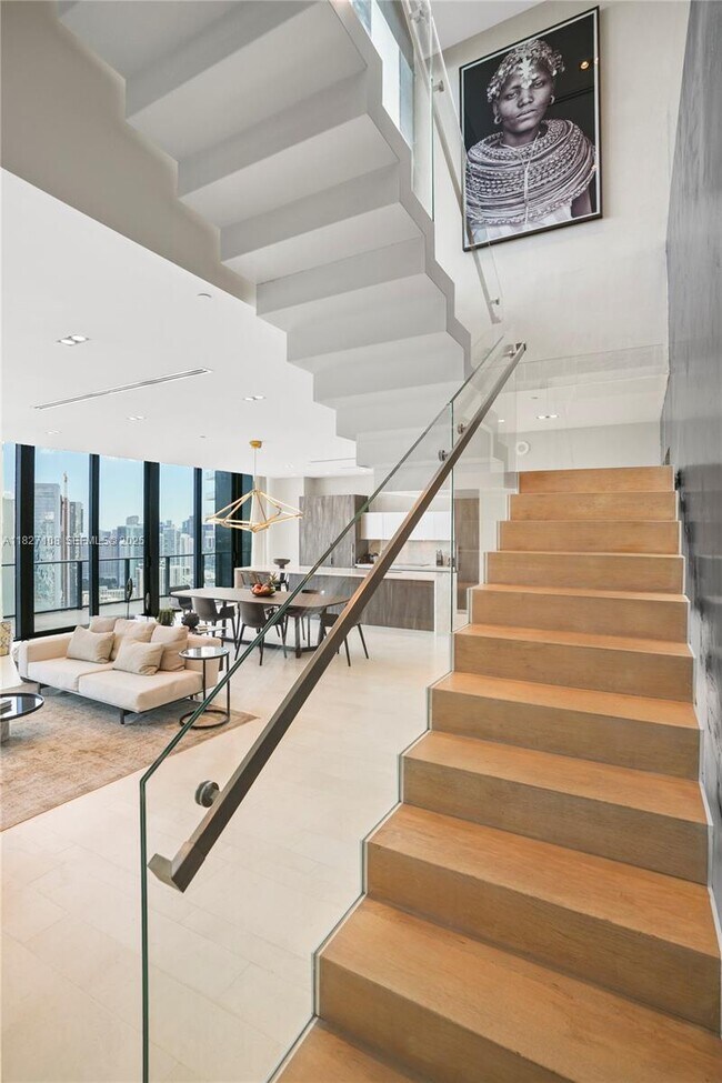 Building Photo - 650 NE 32nd St