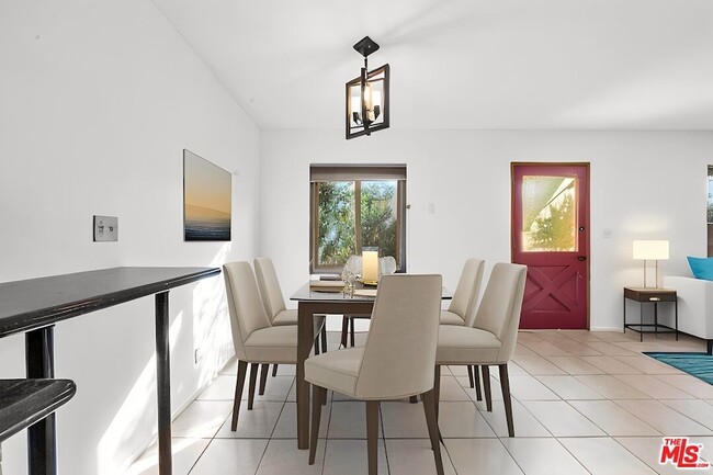 Building Photo - 11585 Riverside Dr